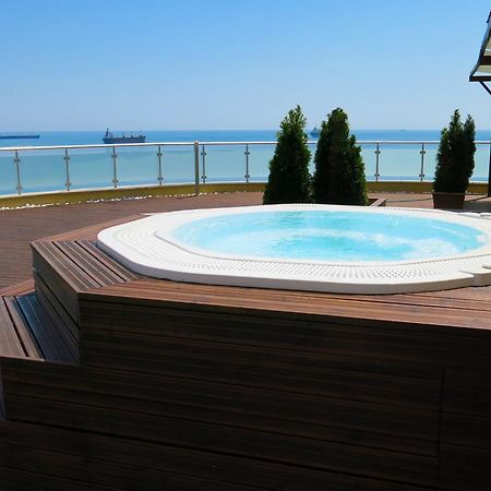 Family Hotel Albizia Beach Varna Bagian luar foto