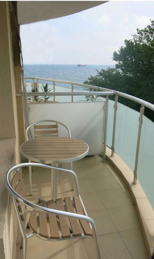 Family Hotel Albizia Beach Varna Bagian luar foto