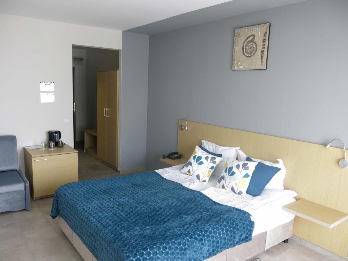 Family Hotel Albizia Beach Varna Bagian luar foto