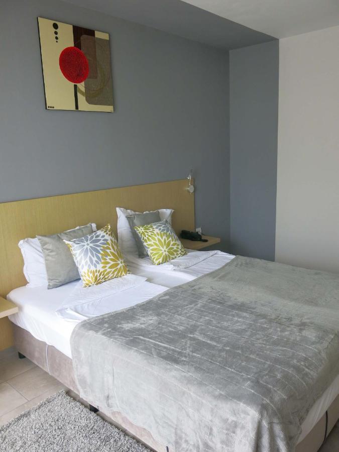 Family Hotel Albizia Beach Varna Bagian luar foto