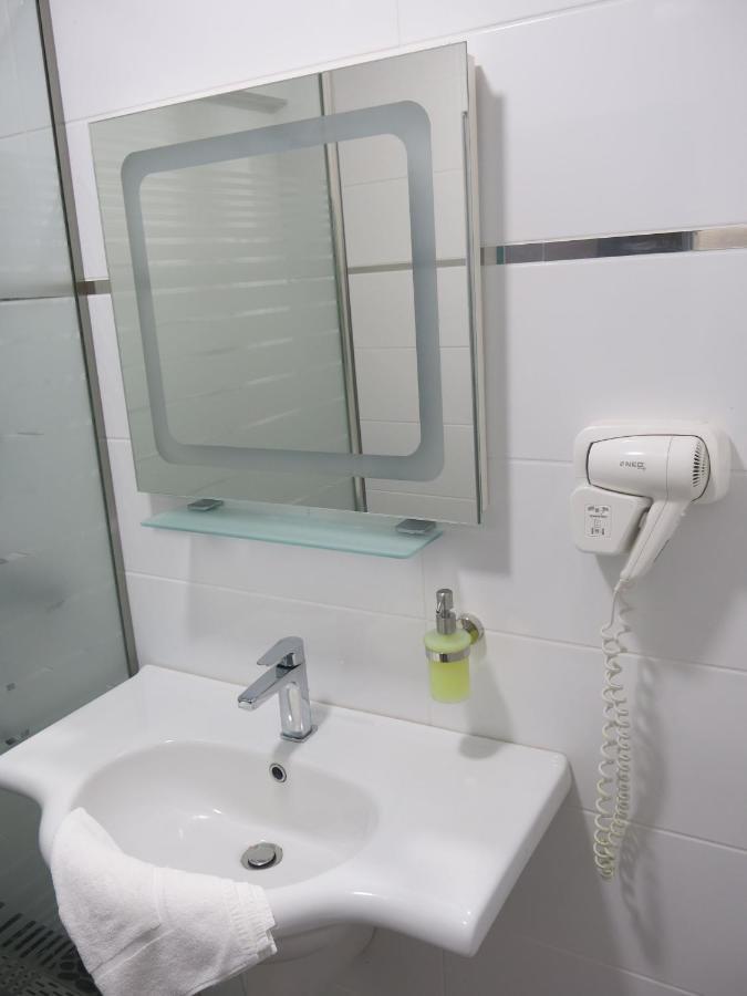 Family Hotel Albizia Beach Varna Bagian luar foto
