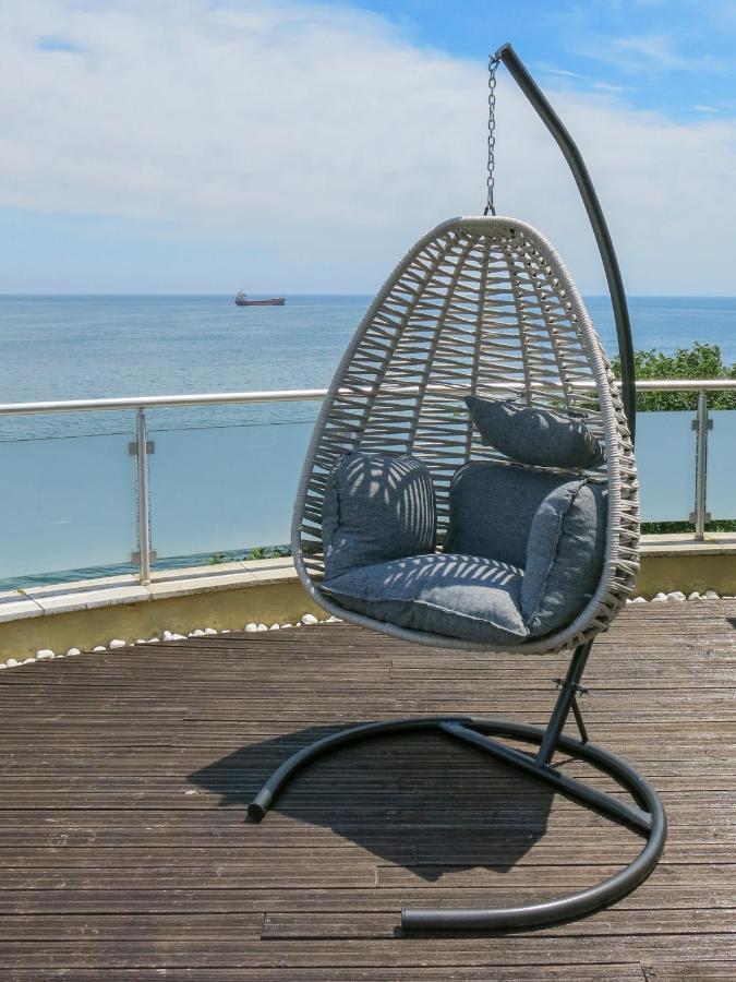 Family Hotel Albizia Beach Varna Bagian luar foto