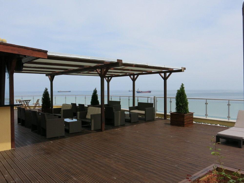 Family Hotel Albizia Beach Varna Bagian luar foto