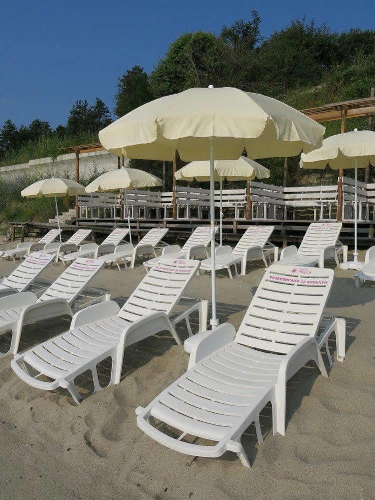 Family Hotel Albizia Beach Varna Bagian luar foto