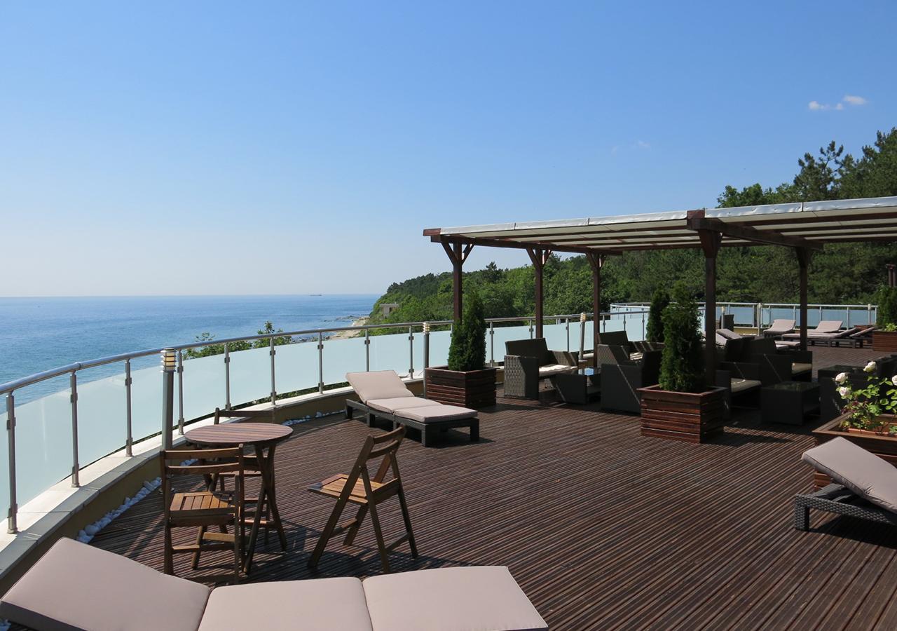 Family Hotel Albizia Beach Varna Bagian luar foto