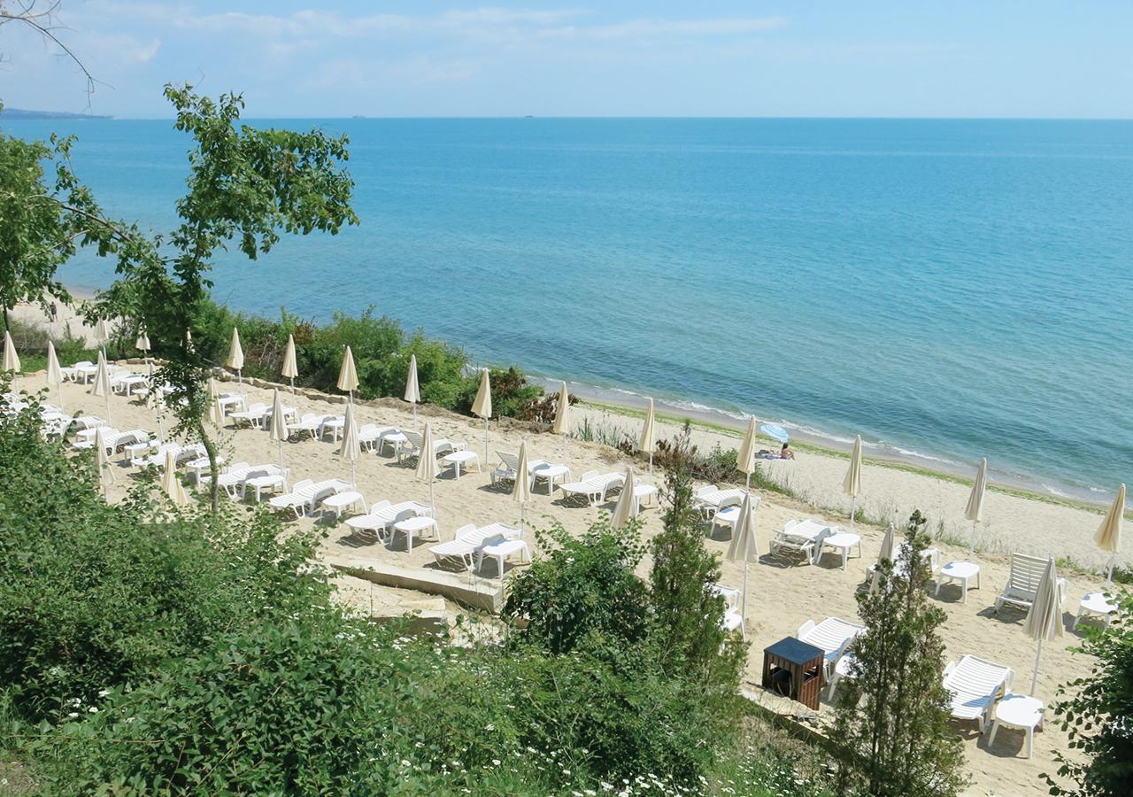 Family Hotel Albizia Beach Varna Bagian luar foto