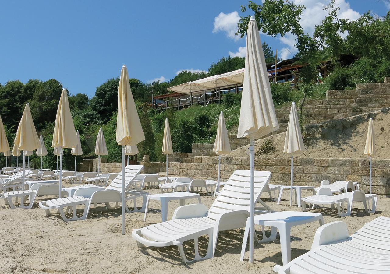 Family Hotel Albizia Beach Varna Bagian luar foto