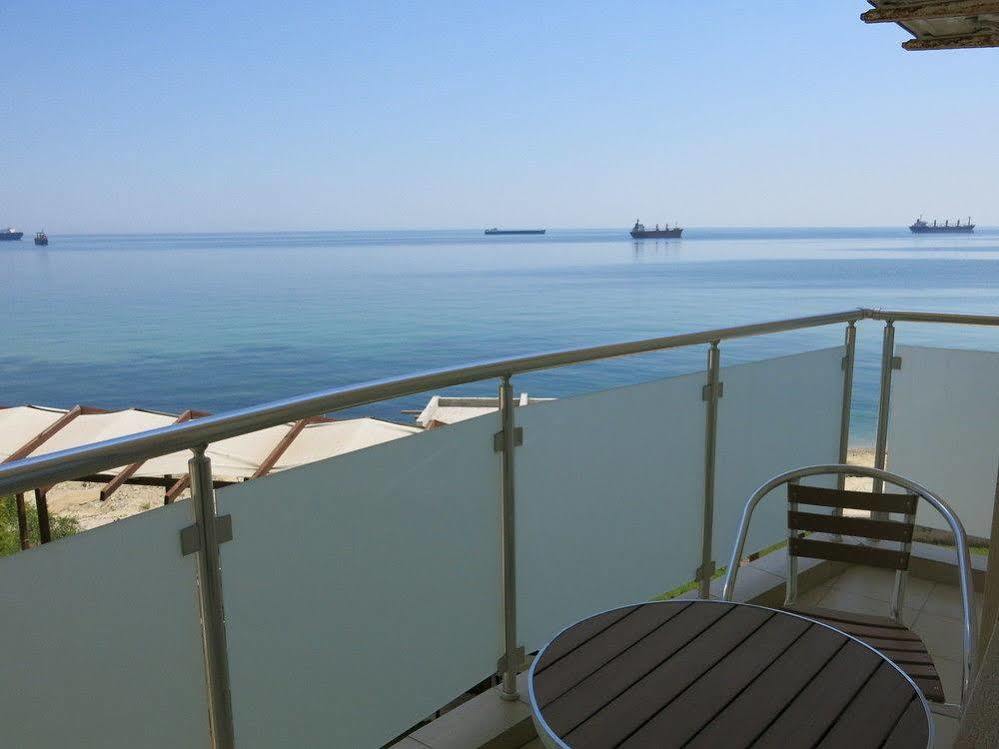 Family Hotel Albizia Beach Varna Bagian luar foto